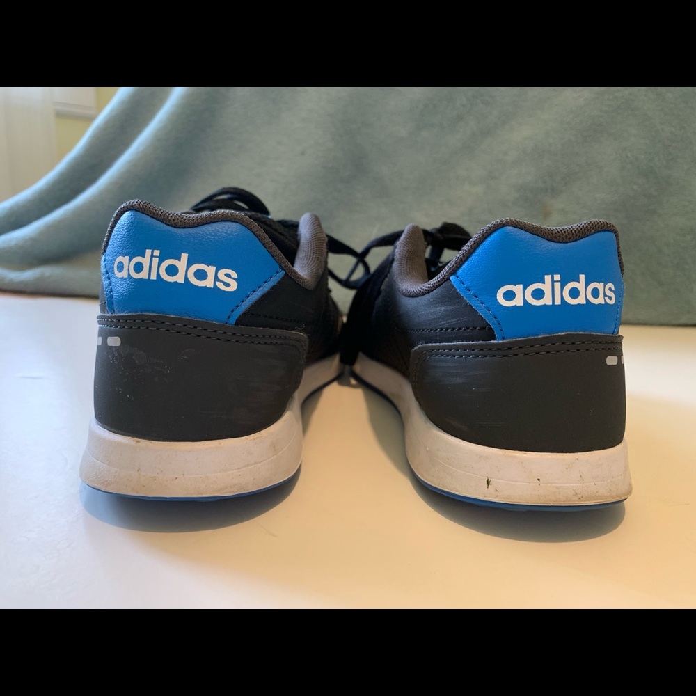 Adidas basic shoes - Picture 2 of 6
